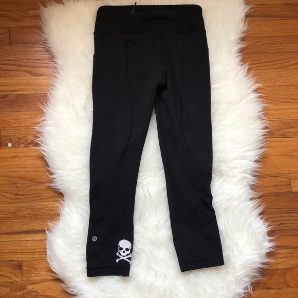 Lululemon x Soul Cycle Cropped Side Pocket Pants - Picture 2 of 7